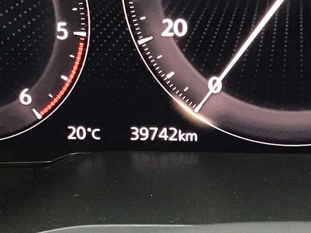 ＣＸ－６０ ３．３　ＸＤハイブリッド　エクスクルーシブ　モダン　ディーゼ　２カメラドラレコシートヒーター＆ベンチレ　３６０°ビュー　衝突軽減ブレーキ　オートハイビーム　追従式クルコン　地上デジタル　サイドカメラ　ＥＴＣ　アルミホイール　横滑り防止装置　パワーシート（5枚目）