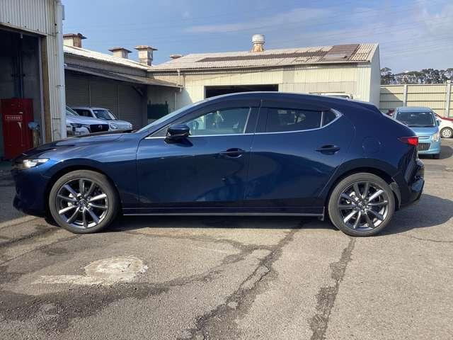 ＭＡＺＤＡ３ファストバック １．５　１５Ｓ　ツーリング　２カメラドラレコ全方位モニターフルセグＴＶ　フルセグテレビ　クルーズコントロール　コーナーセンサー　ＤＶＤ　ＥＴＣ車載器　横滑り防止システム　イモビ　エアコン　アルミホイール　カーテンエアバッグ（12枚目）