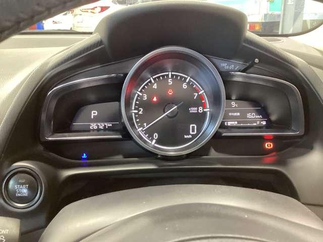 ＭＡＺＤＡ２ １．５　１５Ｓ　ブラック　トーン　エディション　２カメラドラレコ全方位モニターフルセグＴＶ　レーダークルコン　バックモニター　ソナー　オートハイビーム　フルオートエアコン　キーフリー　ＥＴＣ　メモリーナビ　地デジ　横滑り防止装置　スマートキー（4枚目）