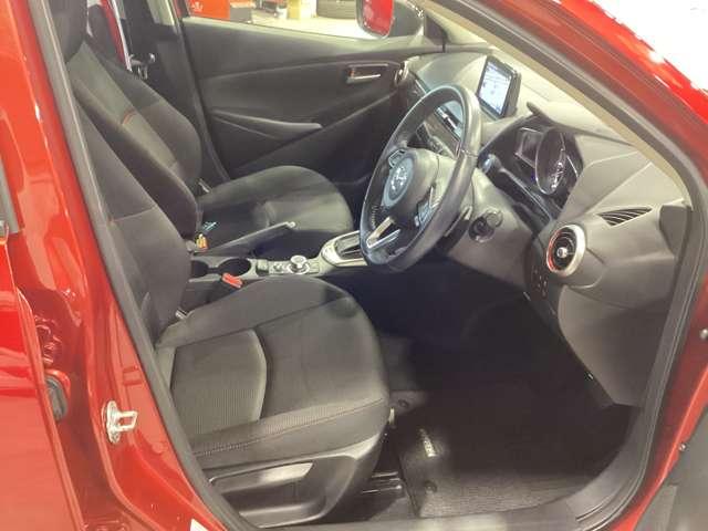 ＭＡＺＤＡ２ １．５　１５Ｓ　ブラック　トーン　エディション　２カメラドラレコ全方位モニターフルセグＴＶ　レーダークルコン　バックモニター　ソナー　オートハイビーム　フルオートエアコン　キーフリー　ＥＴＣ　メモリーナビ　地デジ　横滑り防止装置　スマートキー（13枚目）