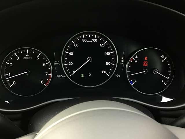 ＭＡＺＤＡ３セダン ２．０　２０Ｓ　プロアクティブ　ツーリング　セレクション　シートヒーター全方位モニターアダプティブ　ＥＴＣ　電動シート　シートヒーター　衝突被害軽減システム　オートマチックハイビーム　バックカメラ　アラウンドビューモニター　フルセグテレビ（4枚目）