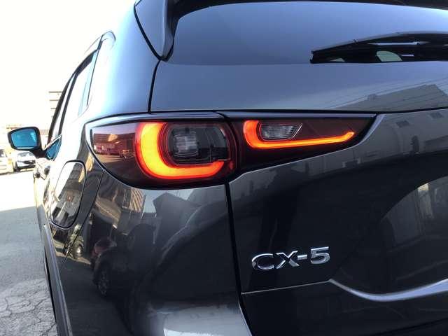 ＣＸ－５ ２．２　ＸＤ　ブラックトーンエディション　ディーゼルターボ　ナビ　ＥＴＣ　ドライブレコーダー　ＢＯＳＥ　ＵＳＢポート　追従式クルコン　バックモニター　Ｐシート　ターボ車　Ｂｌｕｅｔｏｏｔｈ　ＬＥＤ　キーレス　ＥＴＣ装備　スマートキー　コーナーセンサー　ナビＴＶ（6枚目）
