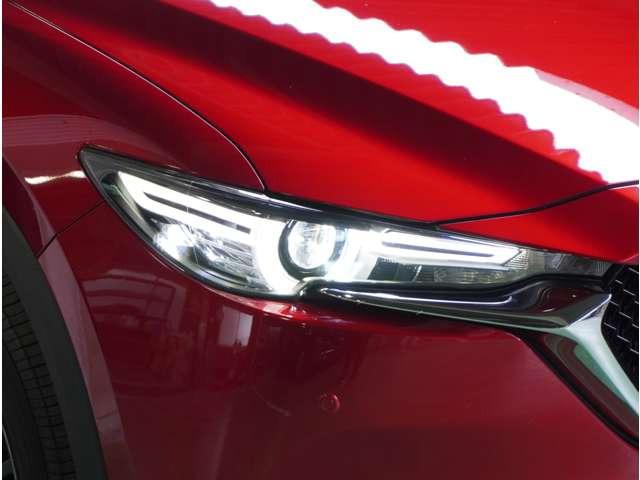 ＣＸ－５ ２０Ｓ　スマートエディション　横滑り防止機能　全周囲モニター　衝突軽減システム　エアコン　パワステ　キーレス　ＵＳＢポート　盗難防止システム　クルーズコントロール　アドバンストキー　サイドエアバッグ　ＬＥＤヘッドライト　ＡＢＳ（8枚目）