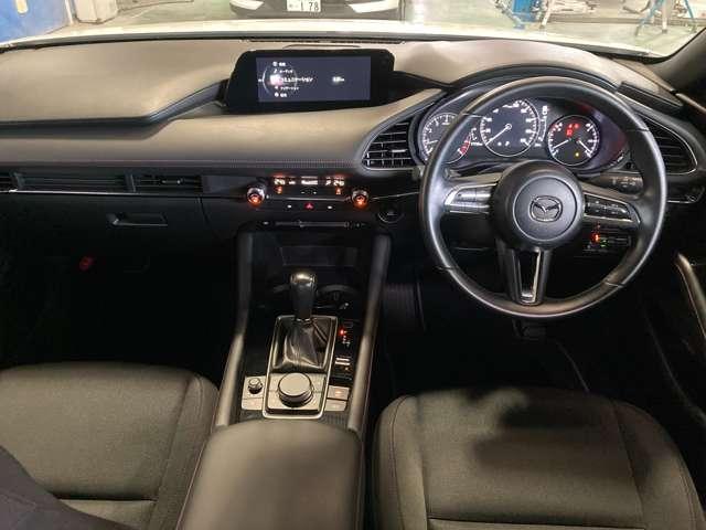 MAZDA3ファストバック 1.5 15S ブラックトーンエディション 2カメラドラレコアダプティブクルーズコン 衝突軽減ブレーキ フルセグ HBC Bカメラ アドバンストキー 横滑り防止装置 キーレス ETC車載器 コーナーセンサー アイドリングストップ オートエアコン(2枚目)