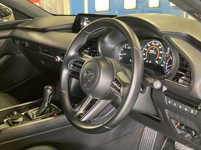 MAZDA3ファストバック 1.5 15S ブラックトーンエディション 2カメラドラレコアダプティブクルーズコン 衝突軽減ブレーキ フルセグ HBC Bカメラ アドバンストキー 横滑り防止装置 キーレス ETC車載器 コーナーセンサー アイドリングストップ オートエアコン(9枚目)