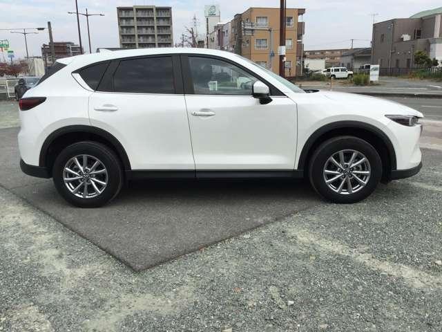 ＣＸ－５ ２．０　２０Ｓ　スマート　エディション　アダプティブクルーズコントロールバックカ　ブレーキサポート　オートＬＥＤ　地デジ　サイドエアバック　横滑り防止装置　アイドリング　盗難防止装置　ＥＴＣ付き　バックモニター　キーレスエントリー　エアコン（7枚目）