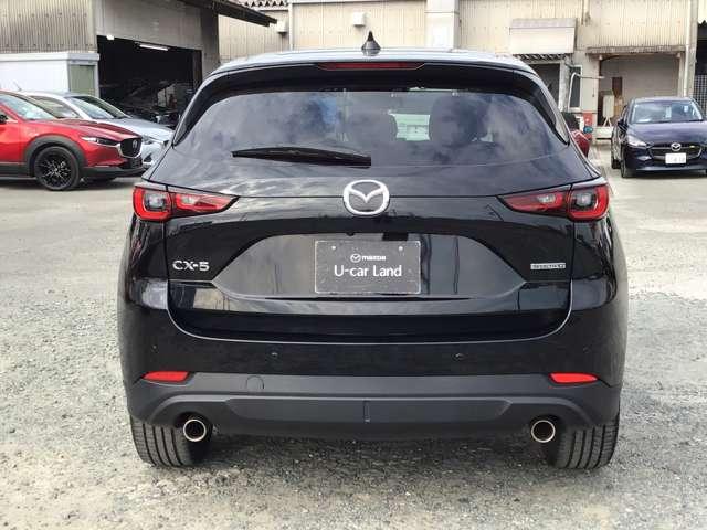 ＣＸ－５ ２．０　２０Ｓ　ブラックトーンエディション　２カメラドラレコアダプティブクルーズコン　アダクティブクルーズコントロール　パワーシート　フルセグ　アルミホイール　スマートキー　ｉ－ｓｔｏｐ　ＥＴＣ　バックカメラ　サイドエアバッグ　オートエアコン（9枚目）