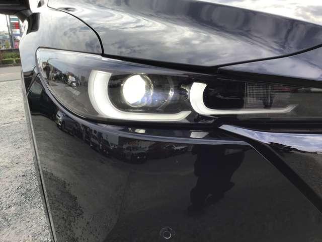 ＣＸ－５ ２．０　２０Ｓ　ブラックトーンエディション　２カメラドラレコアダプティブクルーズコン　アダクティブクルーズコントロール　パワーシート　フルセグ　アルミホイール　スマートキー　ｉ－ｓｔｏｐ　ＥＴＣ　バックカメラ　サイドエアバッグ　オートエアコン（13枚目）