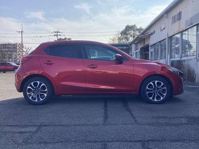 デミオ １．５　ＸＤ　ツーリング　ディーゼルターボ　シートヒーター衝突被害軽減ブレーキフルセ　スマートキ　ＡＡＣ　横滑防止　ＥＴＣ付き　テレビ　Ａストップ　全席パワーウインドウ　ＰＳ　Ｓヒーター　キーレスエントリー　ターボ車　サイドエアバッグ　ＡＢＳ（8枚目）