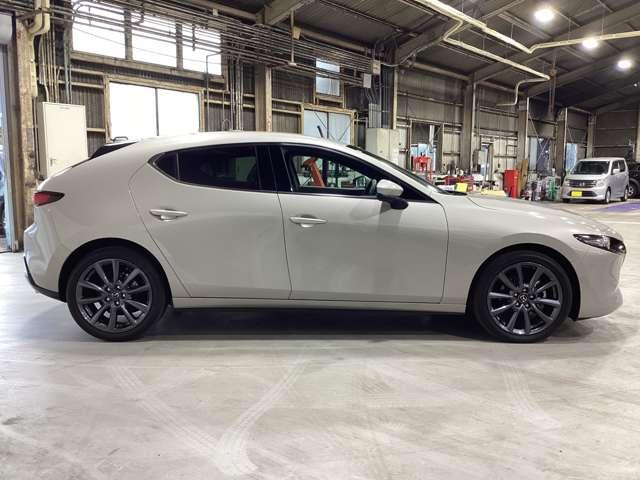 ＭＡＺＤＡ３ファストバック １．８　ＸＤ　ツーリング　ディーゼルターボ　当社デモアップ車アダプティブクルーズコン　アダプティブクルーズコントロール　電動シート　オートマチックハイビーム　シートヒーター　全周囲カメラ　衝突被害軽減システム　ＥＴＣ　バックカメラ（8枚目）