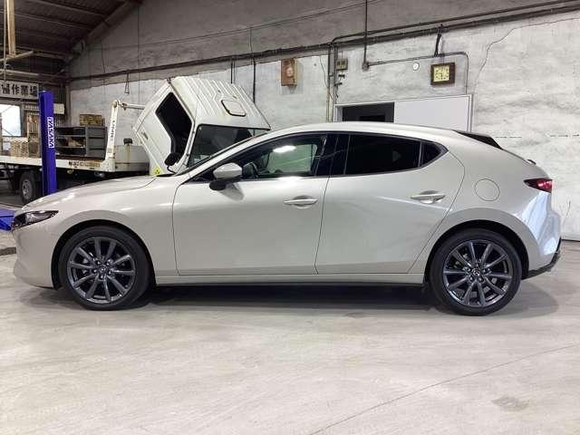 ＭＡＺＤＡ３ファストバック １．８　ＸＤ　ツーリング　ディーゼルターボ　当社デモアップ車アダプティブクルーズコン　アダプティブクルーズコントロール　電動シート　オートマチックハイビーム　シートヒーター　全周囲カメラ　衝突被害軽減システム　ＥＴＣ　バックカメラ（12枚目）