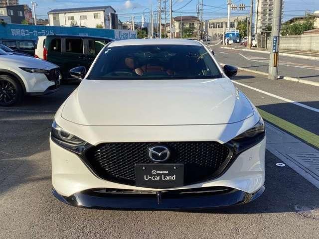 ＭＡＺＤＡ３ファストバック ＸＤ　１００ＴＨ　全方位カメラ　ナビ　ＥＴＣ　２カメラドラレコ　３６０°カメラ　レーダークルーズコントロール　衝突軽減ブレーキ　フルセグＴＶ　ＬＥＤヘッドライト　パーキングセンサー　ＤＶＤ　Ｐシート　本革シート　ＥＴＣ（8枚目）