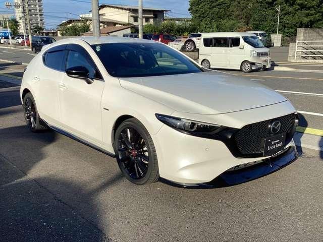 ＭＡＺＤＡ３ファストバック ＸＤ　１００ＴＨ　全方位カメラ　ナビ　ＥＴＣ　２カメラドラレコ　３６０°カメラ　レーダークルーズコントロール　衝突軽減ブレーキ　フルセグＴＶ　ＬＥＤヘッドライト　パーキングセンサー　ＤＶＤ　Ｐシート　本革シート　ＥＴＣ（9枚目）