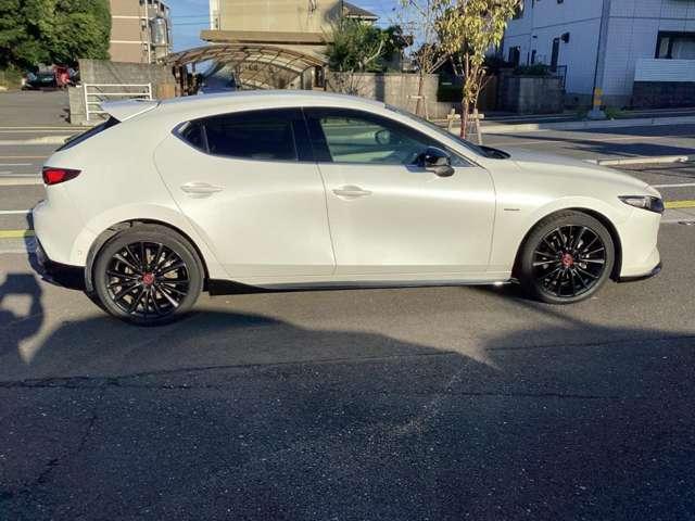 ＭＡＺＤＡ３ファストバック ＸＤ　１００ＴＨ　全方位カメラ　ナビ　ＥＴＣ　２カメラドラレコ　３６０°カメラ　レーダークルーズコントロール　衝突軽減ブレーキ　フルセグＴＶ　ＬＥＤヘッドライト　パーキングセンサー　ＤＶＤ　Ｐシート　本革シート　ＥＴＣ（10枚目）