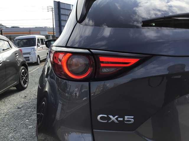 CX-5 2.2 XD ブラックトーンエディション ディーゼルターボ 2カメラドラレコ電動リアゲート全方位モニ LEDライト アドバンスドキー クリアランスソナー ETC 運転席パワーシート 前席シートヒーター ターボ DSC ナビTV バックカメラ 盗難防止装置(17枚目)