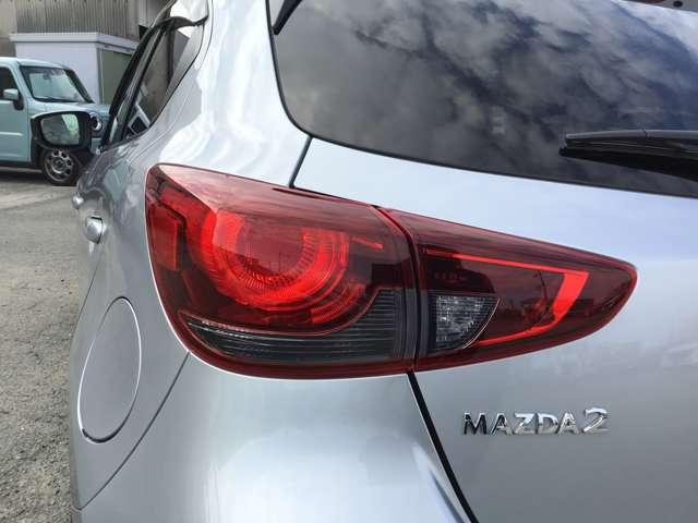 MAZDA2 1.5 15S プロアクティブ スマート エディションII 2カメラドラレコアダプティブクルーズコン 360°ビューカメラ DVDプレーヤー コーナーセンサー 衝突軽減ブレーキ オートエアコン ETC オートマチックハイビーム フルセグ シートヒーター(17枚目)