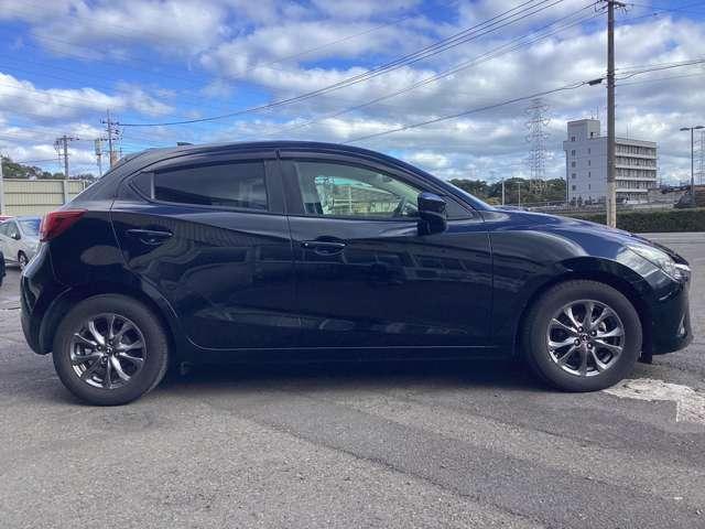 デミオ 1.3 13S ツーリング 全方位カメラフルセグTVDVDシートヒーター アイドルストップ サイドエアバッグ AAC 地デジ シートヒータ ESC アドバンスキー パワーステアリング 盗難防止装置 キーレス ABS エアバック(11枚目)