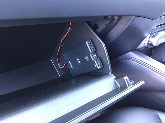 ＣＸ－５ ２．２　ＸＤ　ブラックトーンエディション　ディーゼルターボ　シートヒーター電動リアゲート全方位モニタ　追従式クルコン　バックモニター　Ｐシート　ターボ車　ＬＥＤ　キーレス　ＥＴＣ装備　スマートキー　コーナーセンサー　アイドリングストップ　ナビＴＶ　ＤＳＣ（5枚目）