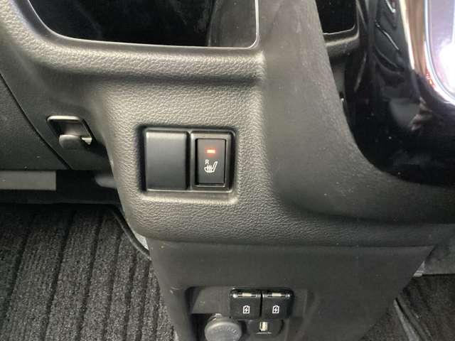 �^�]�ȃV�[�g�q�[�^�[�t���Ă܂��I