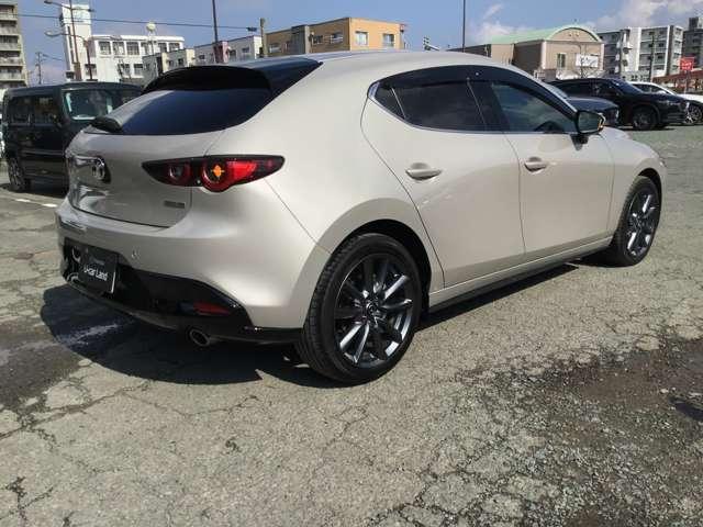 ＭＡＺＤＡ３ファストバック １．８　ＸＤ　プロアクティブ　ツーリング　セレクション　ディ　２カメラドラレコシートヒーター全方位モニ　オートクルーズコントロール　ＴＶ　クリアランスソナー　衝突被害軽減システム　スマートキー　パワーシート　シートヒーター　アルミホイール　フルオートエアコン（8枚目）