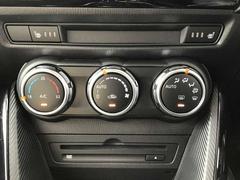 オートエアコンなので温度だけあわせていれば、室内は快適温度に！ 5