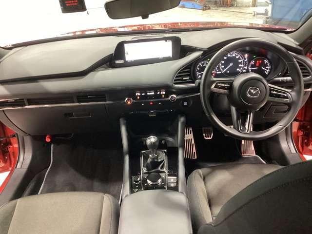 ＭＡＺＤＡ３ファストバック １．５　１５Ｓ　ツーリング　衝突被害軽減ブレーキ全方位モニターナビ　アダプティブクルーズ　バックモニター　コーナーセンサー　フルセグＴＶ　ＤＶＤ　横滑り防止システム　ＥＴＣ車載器　ハイビームアシスト　ＡＡＣ　イモビ　エアバック（12枚目）