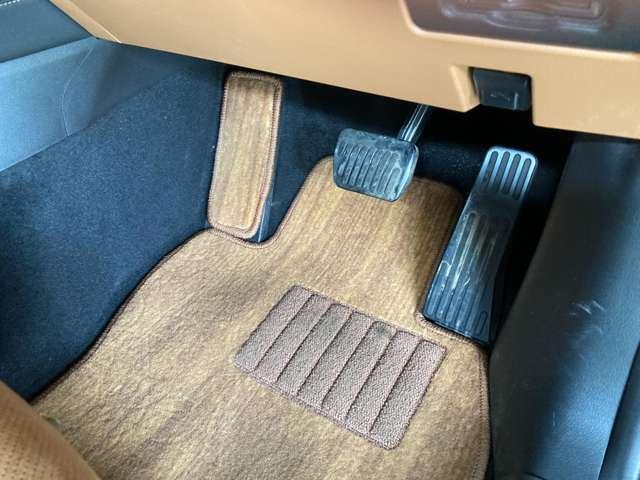 CX-60 XDHVプレミアムスポーツ ダブルサンルーフ シートヒー レーダークルコン LEDヘッドライト パワーシート スマートキー フルオートエアコン 4WD レザーシート ABS アルミホイール ターボ アイドリングストップ イモビ(18枚目)