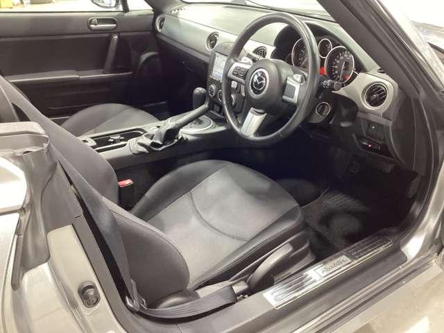 ロードスター 2.0 S RHT 電動ハードトップHDDナビワンセグTVディス ワンセグTV イモビライザー アドバンスキー アルミホイール エアバッグ ナビTV キーレス Wエアバッグ オートエアコン サイドエアバッグ HDDナビ(19枚目)