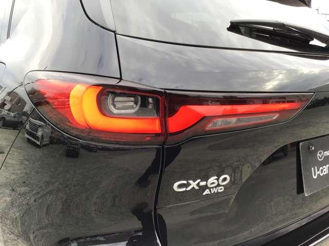 ＣＸ－６０ ３．３　ＸＤハイブリッド　エクスクルーシブ　スポーツ　ディー　電動リアゲート全方位モニターフルセグＴＶナ　ＭＲＣＣ　スマートキー　横滑り防止装置　メモリーナビ　ＥＴＣ　シートヒーター　オートハイビーム　パワーシート　バックカメラ　４ＷＤ　アイドリングストップ（13枚目）