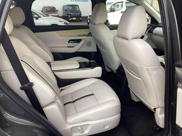 ＣＸ－８０ ３．３　ＸＤハイブリッド　プレミアム　モダン　ディーゼルター　ナビ　ＥＴＣ　サンルーフ　試乗車アップ車　全周囲カメラ　３列シート　バックカメラ　シートヒーター　４ＷＤ　ＥＴＣ（13枚目）