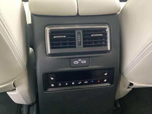 ＣＸ－８０ ３．３　ＸＤハイブリッド　プレミアム　モダン　ディーゼルター　ナビ　ＥＴＣ　サンルーフ　試乗車アップ車　全周囲カメラ　３列シート　バックカメラ　シートヒーター　４ＷＤ　ＥＴＣ（15枚目）