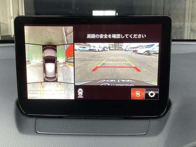 �R�U�O°�r���[���j�^�[�ł͑O�㍶�E�S�̃J�����f�������܂��܂ȑ��s�󋵂ɉ����Đ؂�ւ��ăZ���^�[�f�B�X�v���C�ɕ\�����邱�ƂŁA���Ԏ��⋷�����ł̂���Ⴂ���A���ʂ��̈��������_�i�����ł����S�������߂܂�