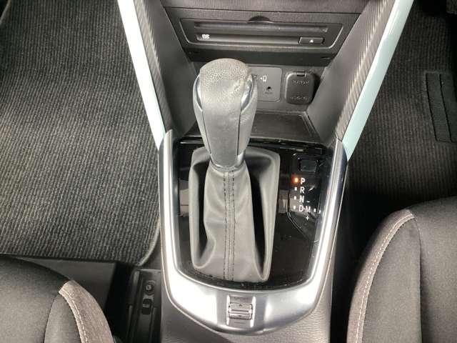 �I�[�g�}�̃V�t�g���o�[�͑��삵�₷���ʒu�ɂ���܂���