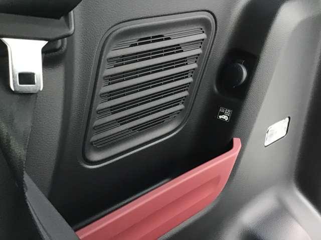 �g�����N���ɓd���\�P�b�g������܂�