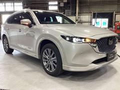 鼓動デザインの志をベースにスポーティで上質なＳＵＶ、これにスカイアクティブテクノロジーを組み合わせ、乗り心地やハンドリングなどの高い動作性能で「走る歓び」が体感できます。 5