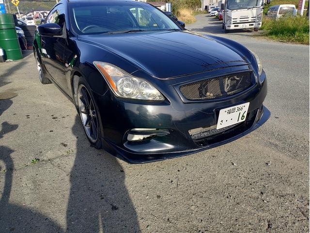 スカイライン ３７０ＧＴ　盗難防止システム　衝撃安全ボディ　運転席助手席エアバック　パワーステアリング　パワーウィンドウ　エアコン　ＡＢＳ　ＥＳＣオートマチック（2枚目）