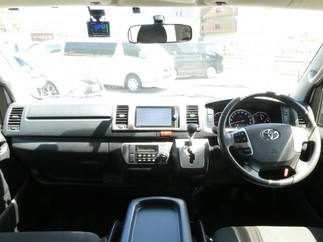 ハイエースバン ロングスーパーＧＬ　１年間１万キロ無償保証　４型　ドラレコ前後　ＳＤナビ　バックカメラ　フルセグＴＶ　ＥＴＣ　キーレス　Ｂｌｕｅｔｏｏｔｈ　ＣＤ・ＤＶＤ再生　両側スライド　運転席エアバック　フォグランプ　排ガス浄化装置（9枚目）