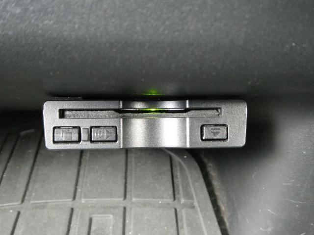 ハイエースバン ロングＤＸ　１年間１万キロ無償保証　４型　ＥＴＣ　純正キーレス　両側スライド　運転席エアバック　パワーウィンドウ　１００Ｖ電源　ターボ　排ガス浄化装置　レベライザー　ゴムマット　集中ドアロック（8枚目）