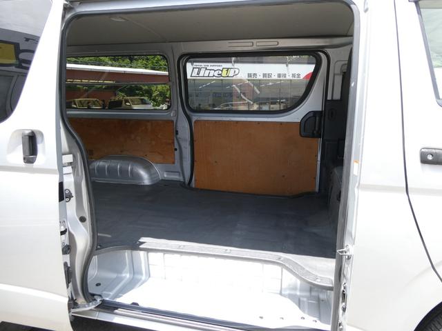 ハイエースバン ロングＤＸ　１年間１万キロ無償保証　４型　ＥＴＣ　純正キーレス　両側スライド　運転席エアバック　パワーウィンドウ　１００Ｖ電源　ターボ　排ガス浄化装置　レベライザー　ゴムマット　集中ドアロック（22枚目）