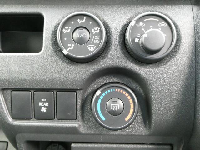 ハイエースバン ロングDX GLパッケージ 1年間1万キロ無償保証 7型 ETC 純正キーレス クリアランスソナー 衝突被害軽減ブレーキ 両側スライド Wエアバック 両側スライド オートライト オートマチックハイビーム リア小窓 電格ミラー(13枚目)