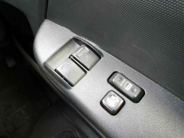 ハイエースバン ロングDX GLパッケージ 1年間1万キロ無償保証 7型 ETC 純正キーレス クリアランスソナー 衝突被害軽減ブレーキ 両側スライド Wエアバック 両側スライド オートライト オートマチックハイビーム リア小窓 電格ミラー(15枚目)