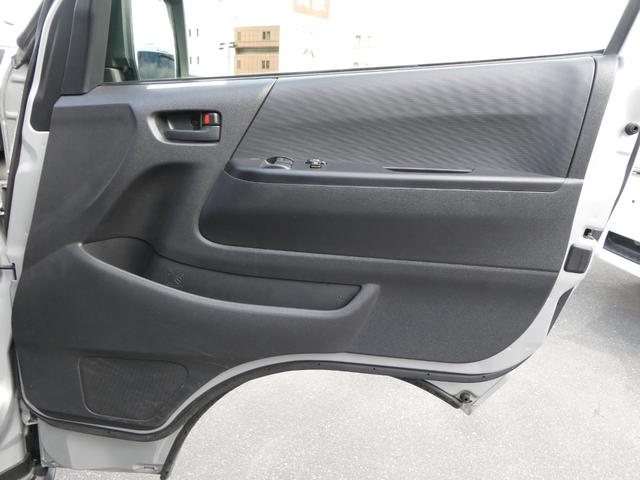 ハイエースバン ロングDX GLパッケージ 1年間1万キロ無償保証 7型 ETC 純正キーレス クリアランスソナー 衝突被害軽減ブレーキ 両側スライド Wエアバック 両側スライド オートライト オートマチックハイビーム リア小窓 電格ミラー(37枚目)