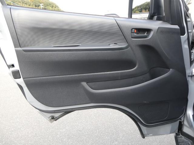 ハイエースバン ロングDX GLパッケージ 1年間1万キロ無償保証 7型 ETC 純正キーレス クリアランスソナー 衝突被害軽減ブレーキ 両側スライド Wエアバック 両側スライド オートライト オートマチックハイビーム リア小窓 電格ミラー(38枚目)