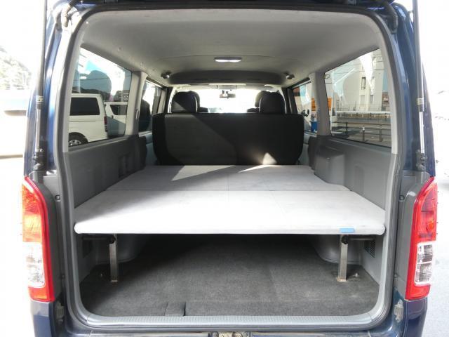 ハイエースバン ロングスーパーＧＬ　１年間１万キロ無償保証　１型　ベッドキット　ドラレコ　シートカバー　ＨＤＤナビ　フルセグＴＶ　バックカメラ　純正キーレス　ＥＴＣ　ＬＥＤヘッド　オートライト　ＣＤ・ＤＶＤ再生　ミュージックサーバー（6枚目）