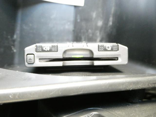 ハイエースバン ロングスーパーＧＬ　１年間１万キロ無償保証　１型　ベッドキット　ドラレコ　シートカバー　ＨＤＤナビ　フルセグＴＶ　バックカメラ　純正キーレス　ＥＴＣ　ＬＥＤヘッド　オートライト　ＣＤ・ＤＶＤ再生　ミュージックサーバー（12枚目）