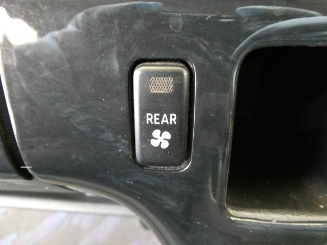 ���ԗ��ɕt���Ă��鑕�����e�Ȃǂ��C�y�ɂ��⍇������������