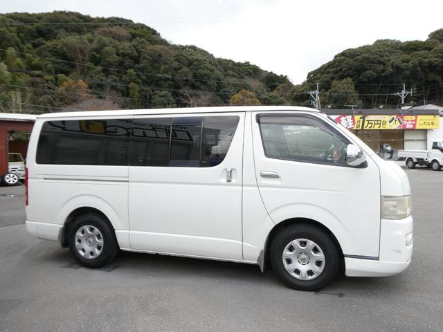 �ړ����Ԃ������A�ԓ��ŋx�e������邨�q�l�I�Ƃ��Ă����̃J�[�O�b�X��p�[�c�����������Ă��܂��I�I