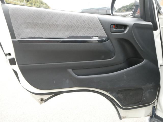 ��������O���̎ʐ^�������肷�邱�Ƃ��\�ł������C�y�ɂ��₢���킹���������I�I