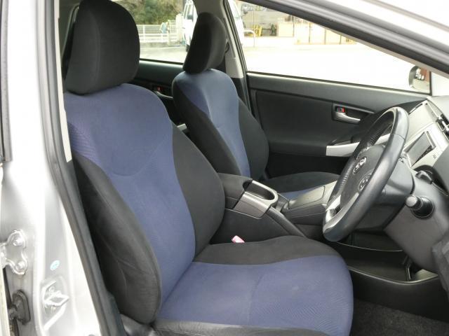 プリウス Ｓ　純正ＨＤＤナビ　バックカメラ　ワンセグＴＶ　純正キーレス　スマートキー　ＥＴＣ　６エアバック　Ｂｌｕｅｔｏｏｔｈ接続　ＨＩＤヘッド　オートライト　電格ミラー　フォグランプ　ステアリングスイッチ　ＡＢＳ（7枚目）