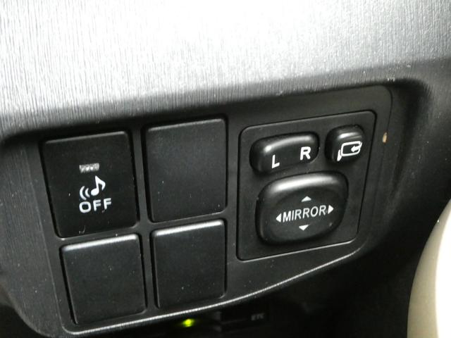 プリウス Ｓ　純正ＨＤＤナビ　バックカメラ　ワンセグＴＶ　純正キーレス　スマートキー　ＥＴＣ　６エアバック　Ｂｌｕｅｔｏｏｔｈ接続　ＨＩＤヘッド　オートライト　電格ミラー　フォグランプ　ステアリングスイッチ　ＡＢＳ（20枚目）